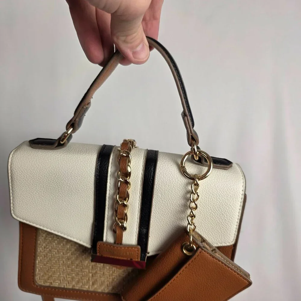 Anne Klein White & Brown Woven Crossbody w/ Detachable Wallet Pouch! - Picture 3 of 14